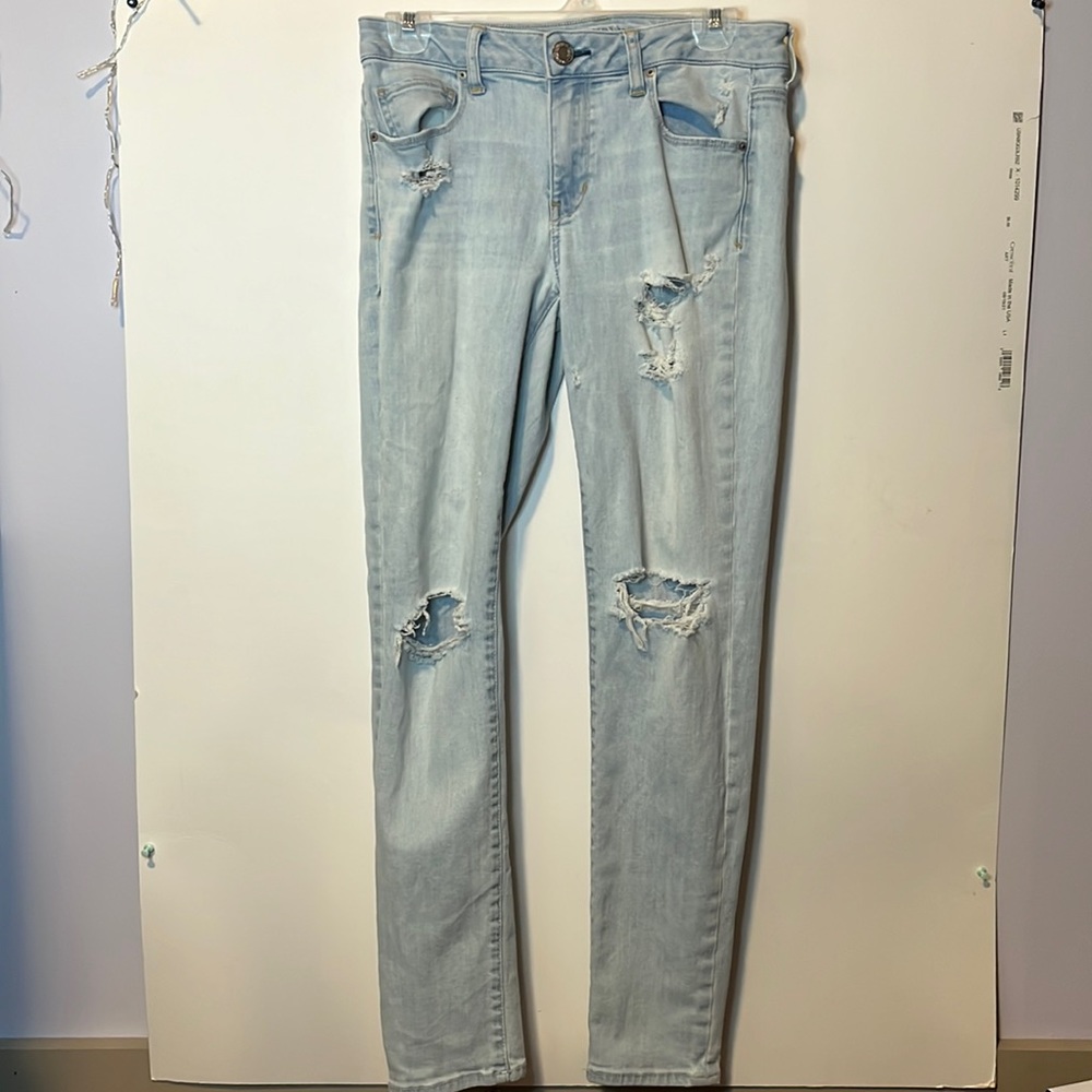 Light wash super stretch American eagle jeans.